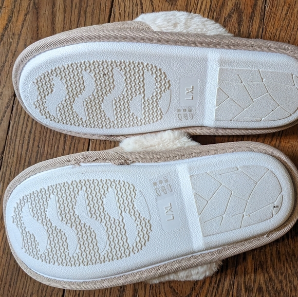 Chinese Laundry - Picture 5 of 7